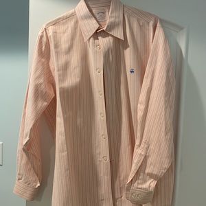 Brooks Borthers Men polo. Non iron. Coral stripe